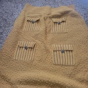 Textured mustard skirt